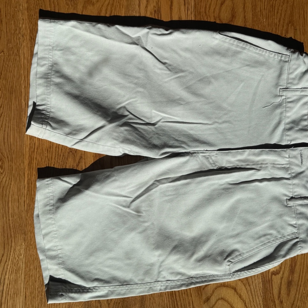 Boys shorts like new - Picture 6 of 16